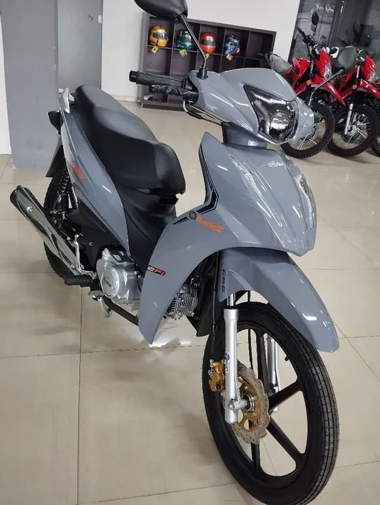 "Avelloz Motos Lança Nova Linha de Motocicletas de Alto Desempenho"